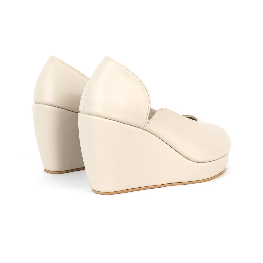 Cassy Pump Wedge