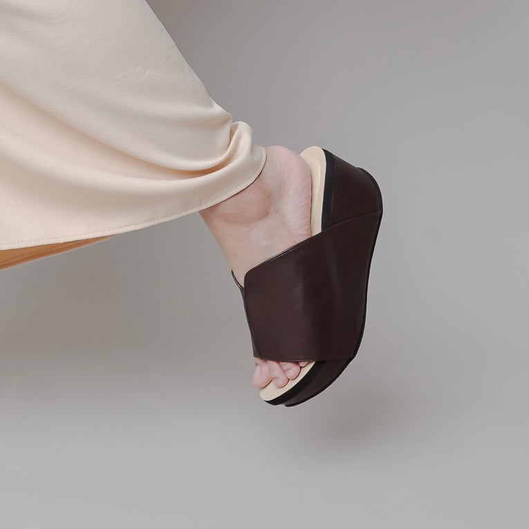 Deja Platform Sandal