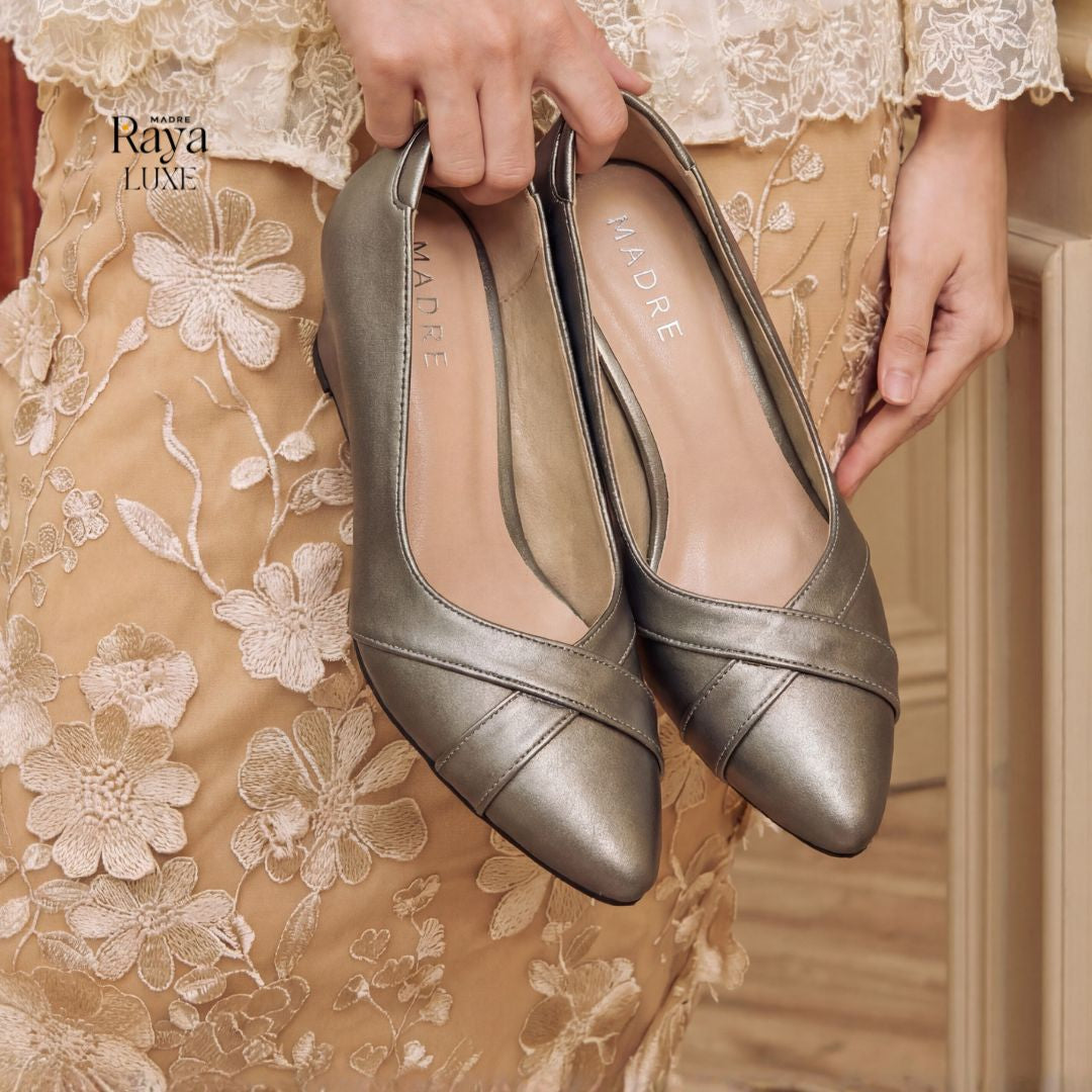 Sofia Pointed Kitten Heel