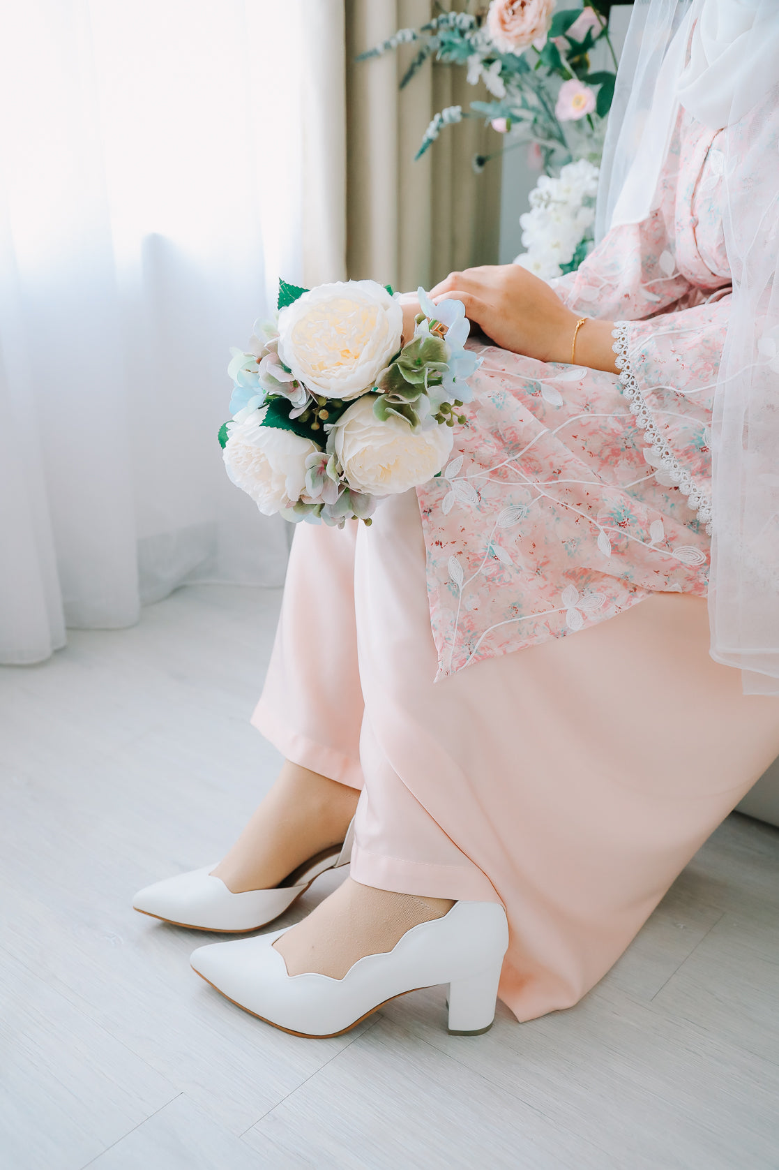 Defect Lily Scallop Block Heel