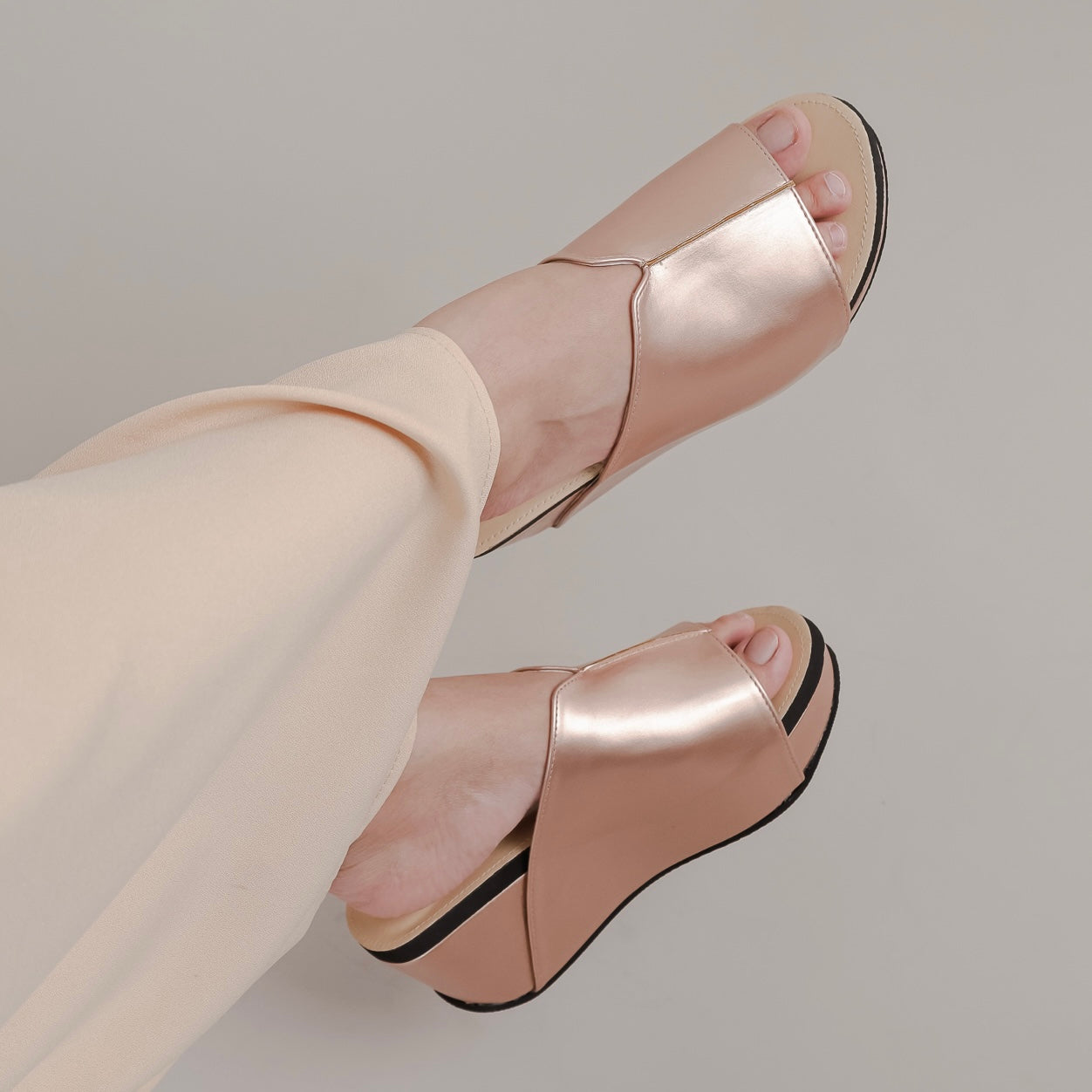 Deja Platform Sandal