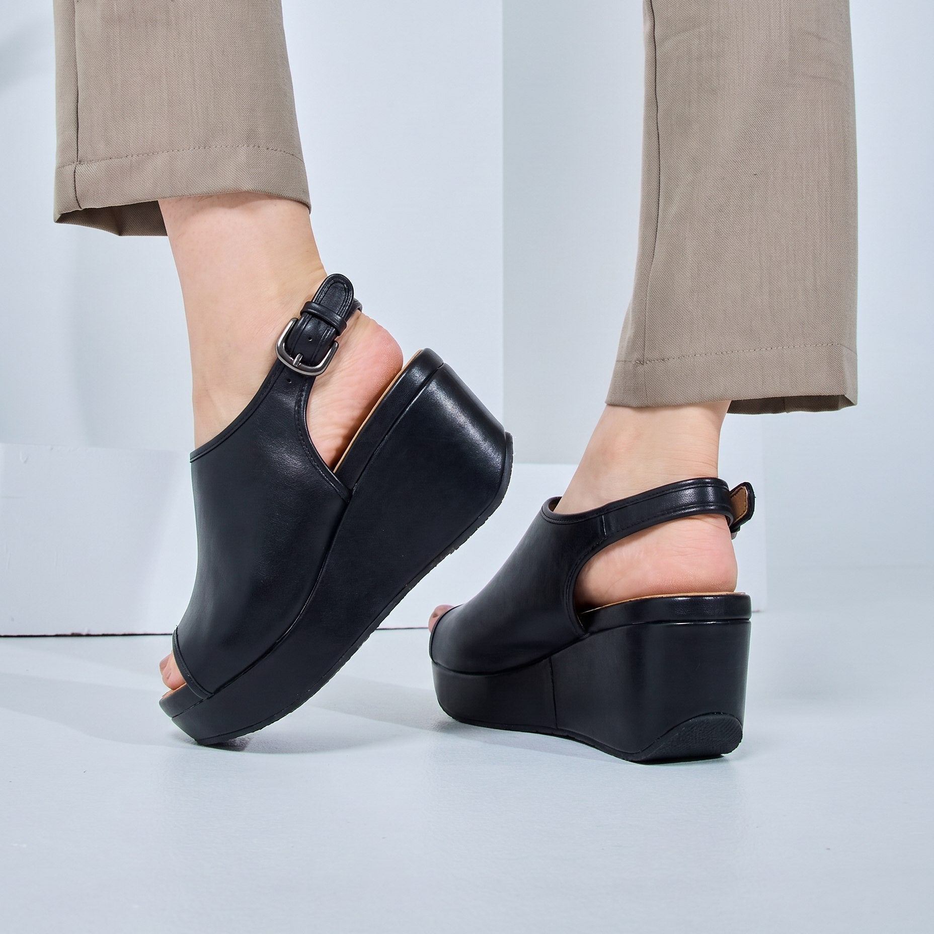 Defect Alyx Platform Sandal