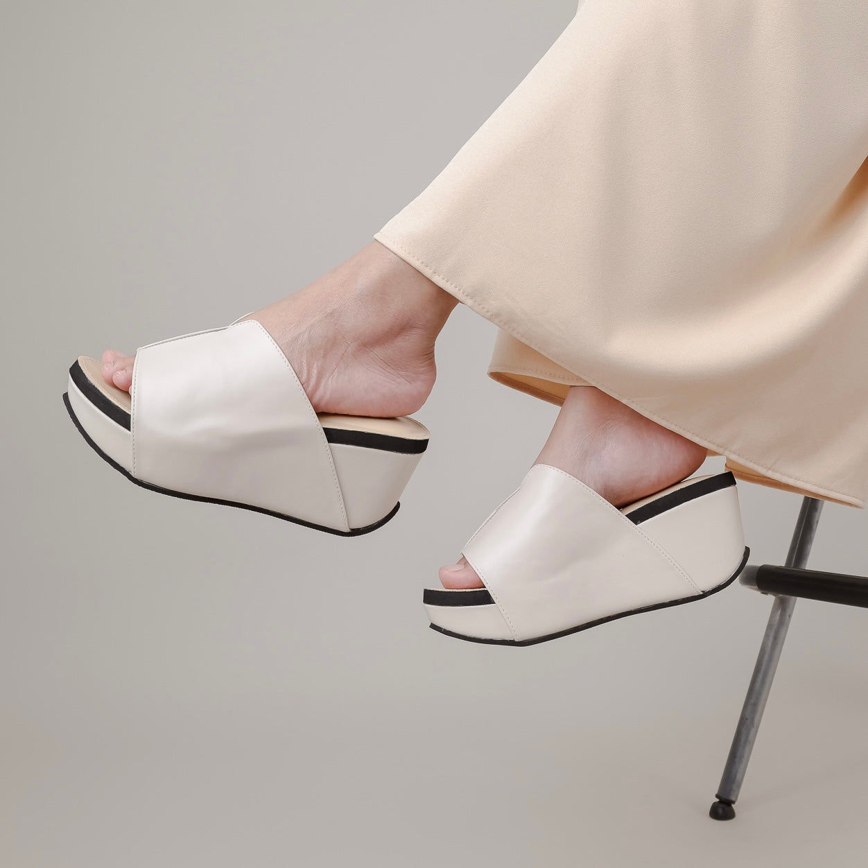 Deja Platform Sandal
