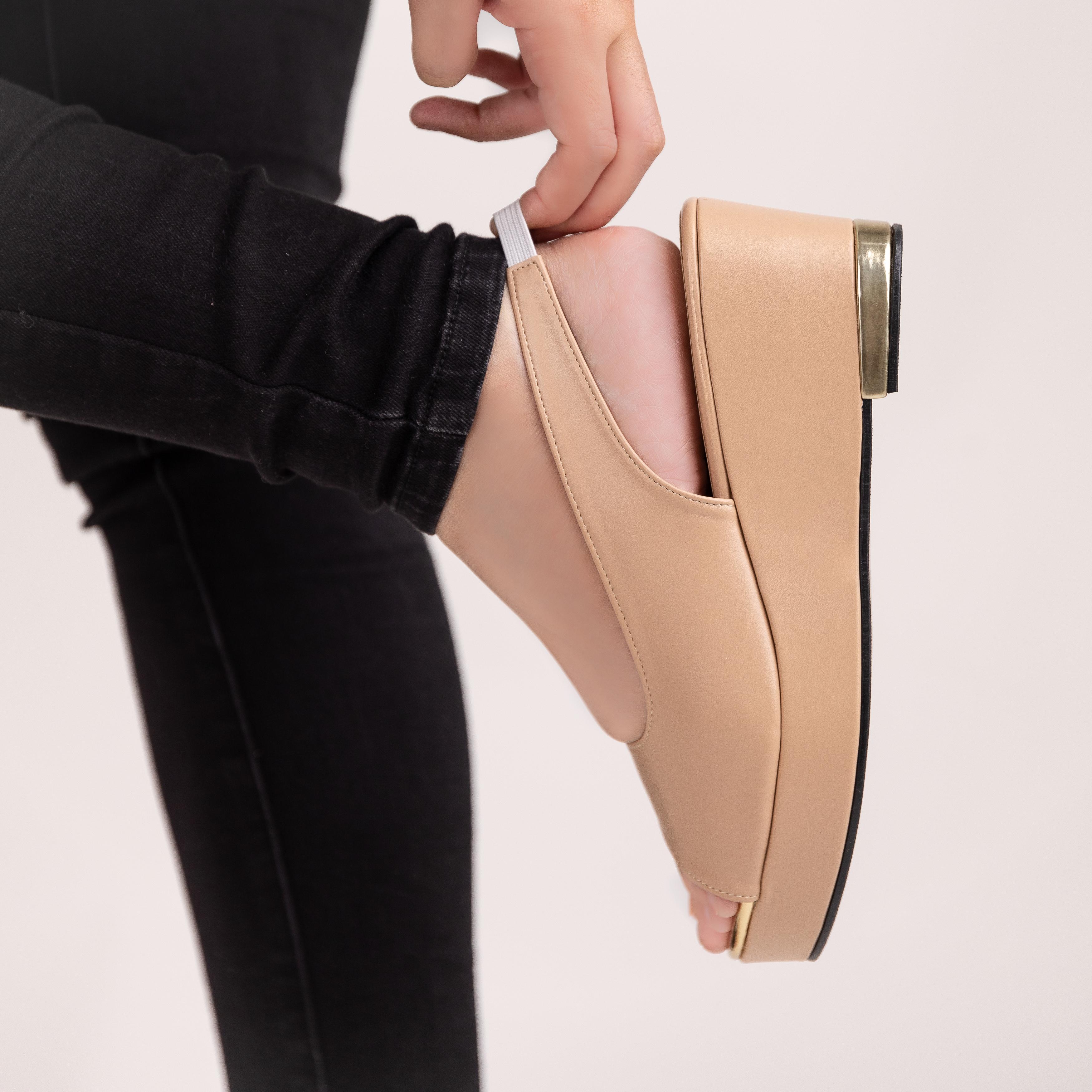 Defect Dhea Slingback Peep Toe Wedge