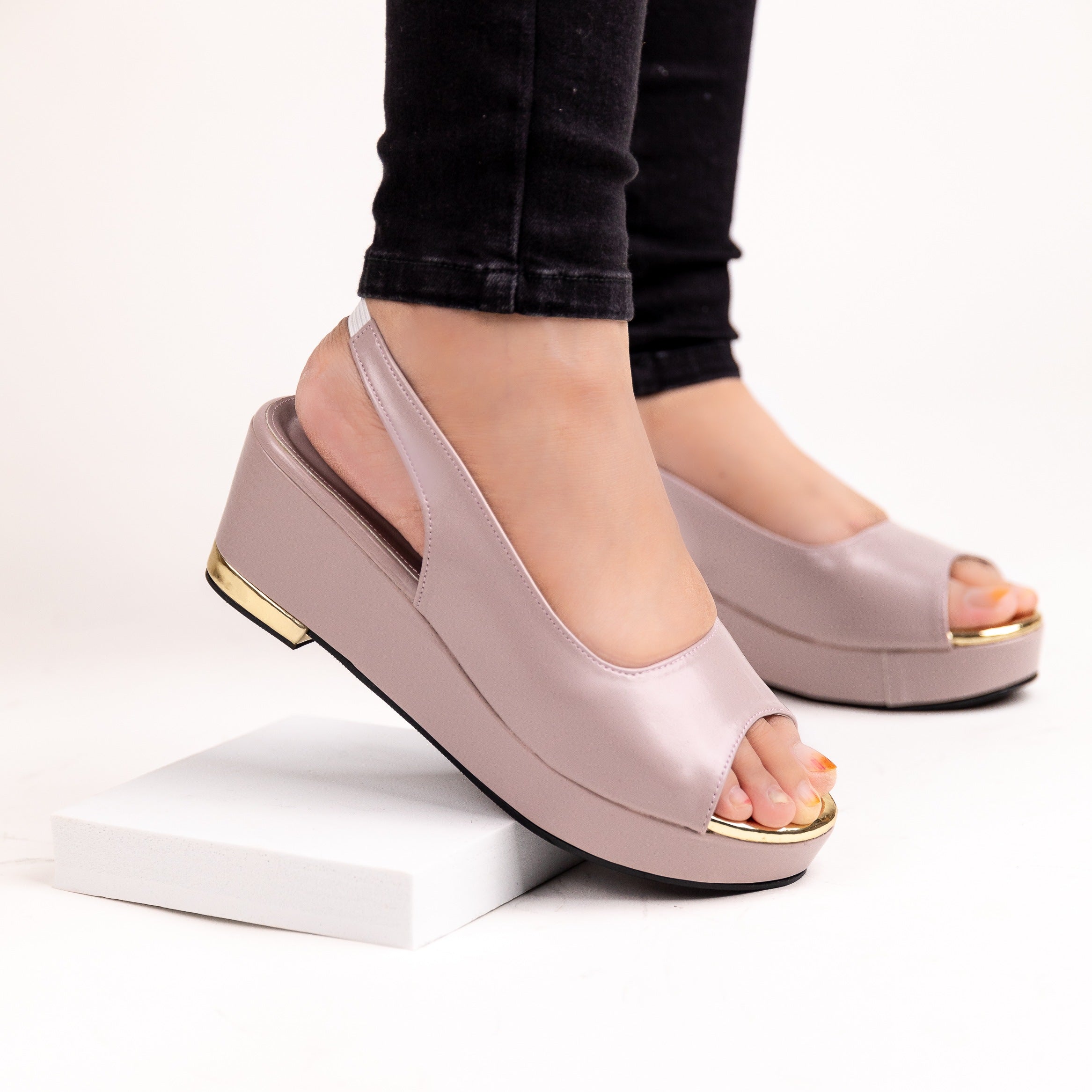 Defect Dhea Slingback Peep Toe Wedge