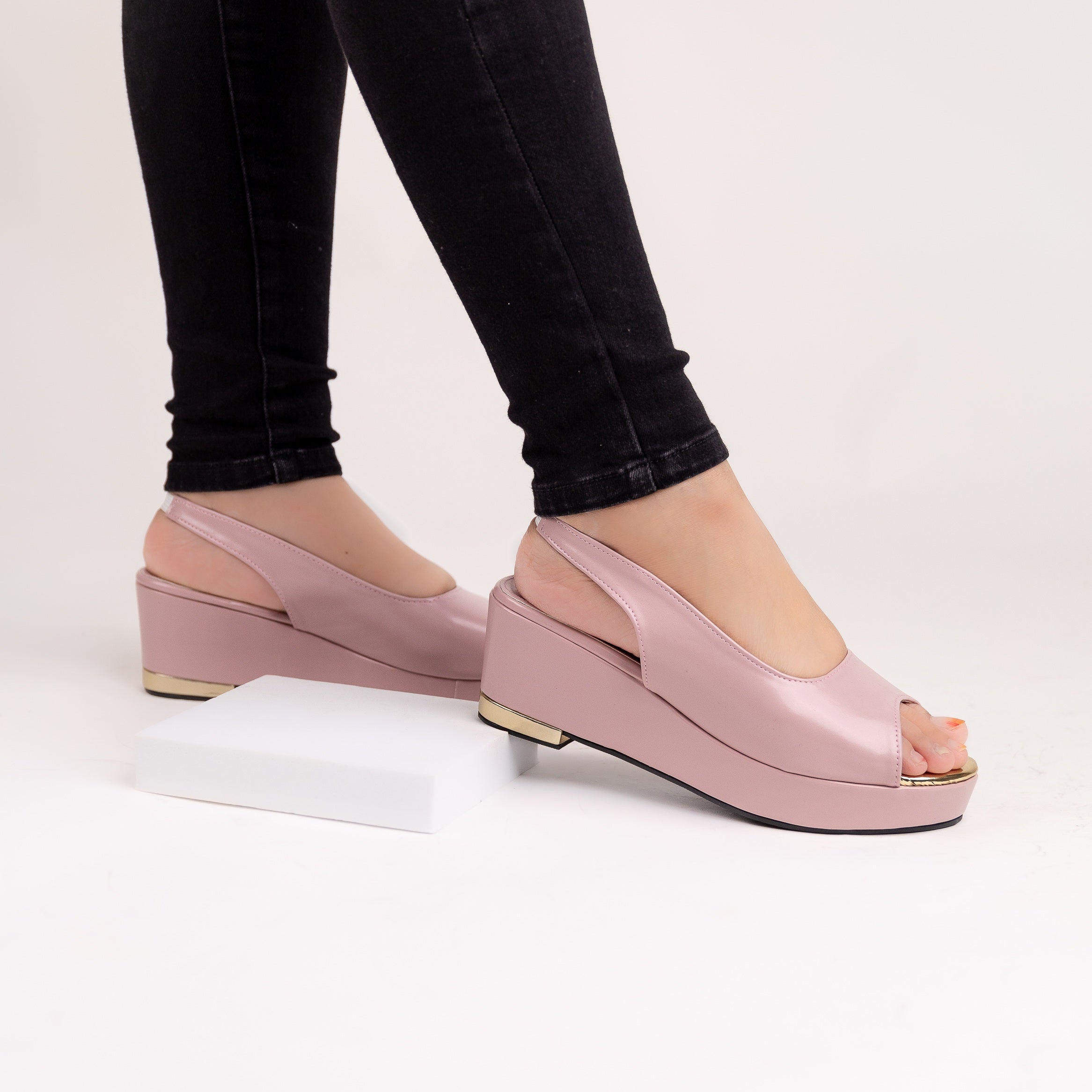 Defect Dhea Slingback Peep Toe Wedge