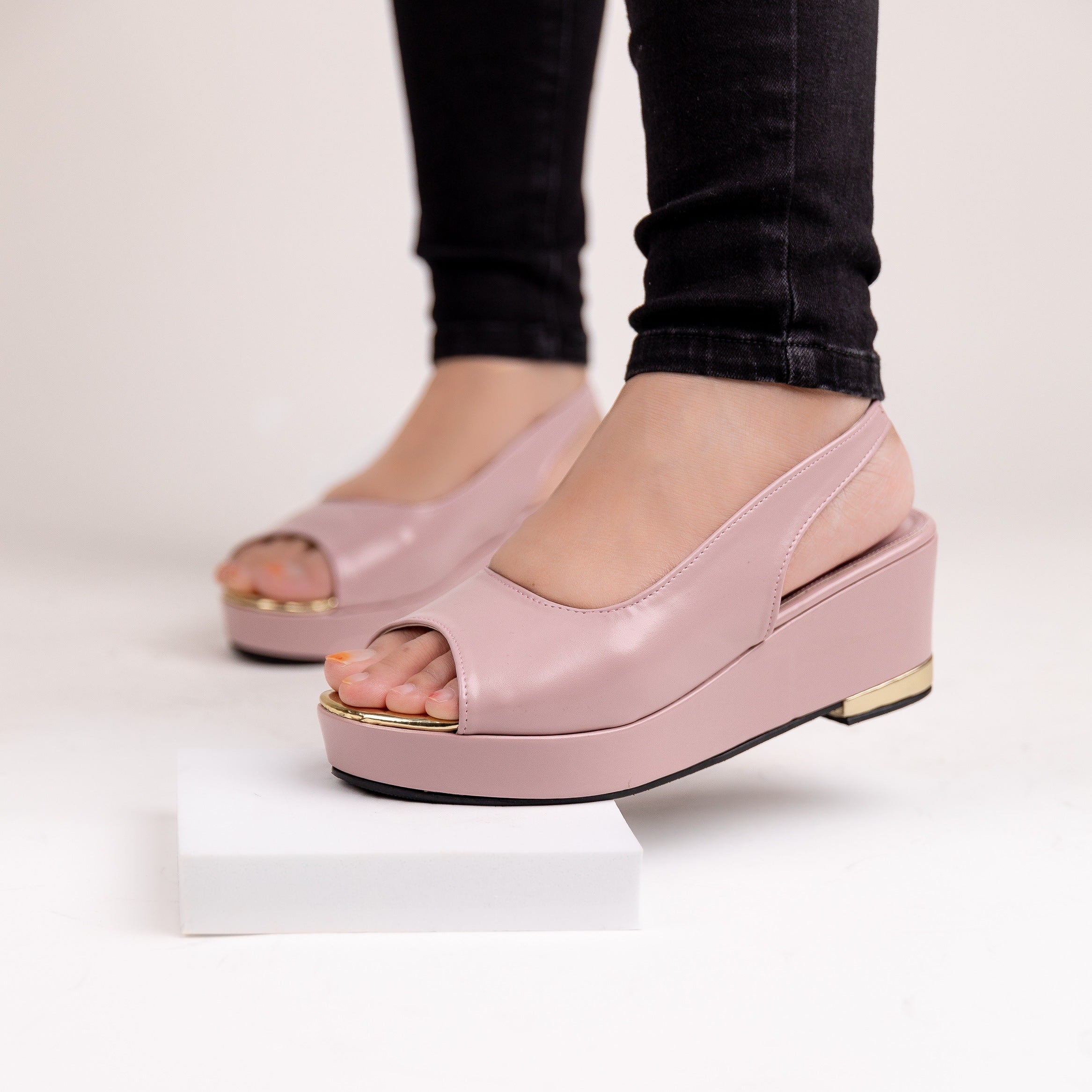 Defect Dhea Slingback Peep Toe Wedge