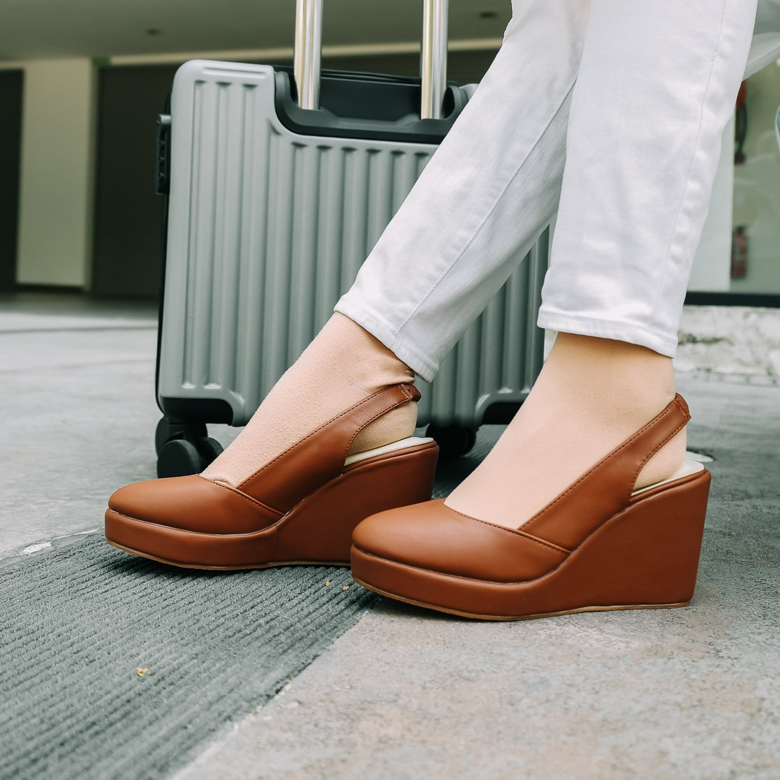 Defect Reana X Slingback Wedge