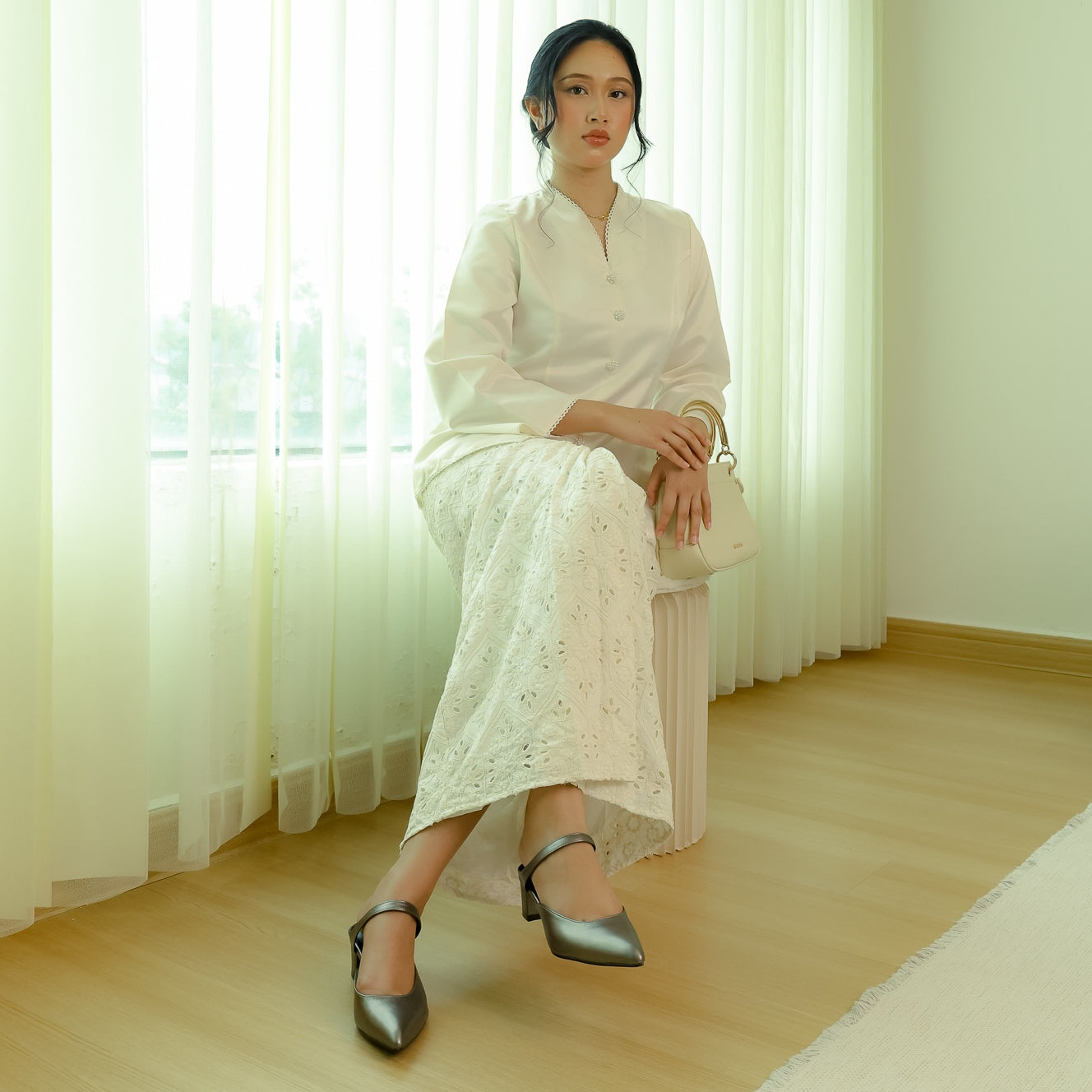 Mayra Mary Jane Pointed Heel