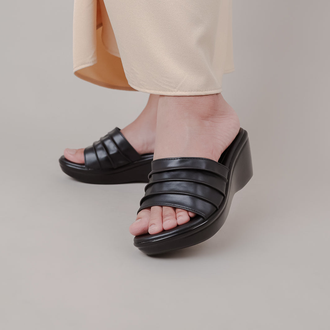 Selma Pleated Sandal