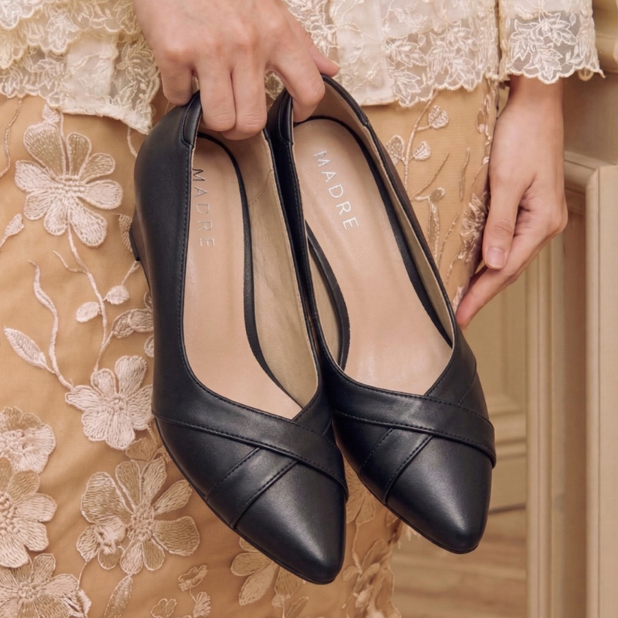 Defect Sofia Pointed Kitten Heel