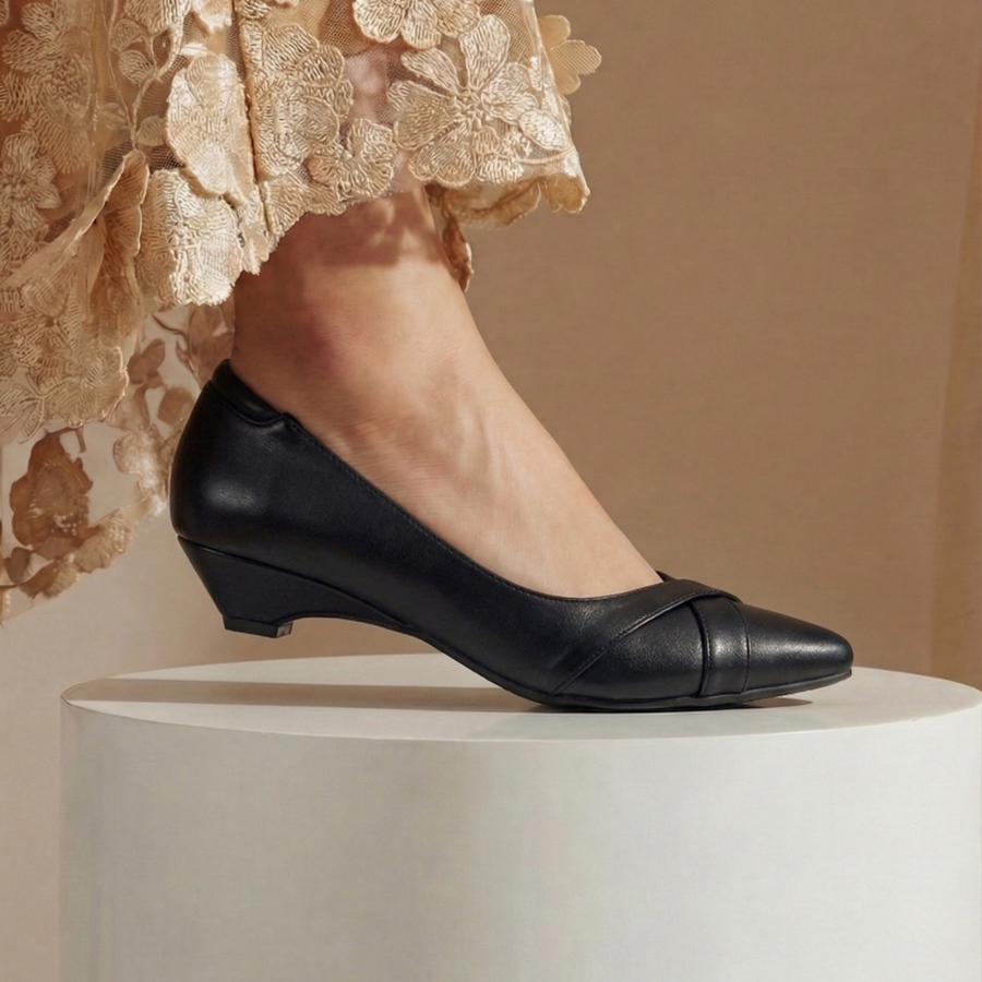 Defect Sofia Pointed Kitten Heel