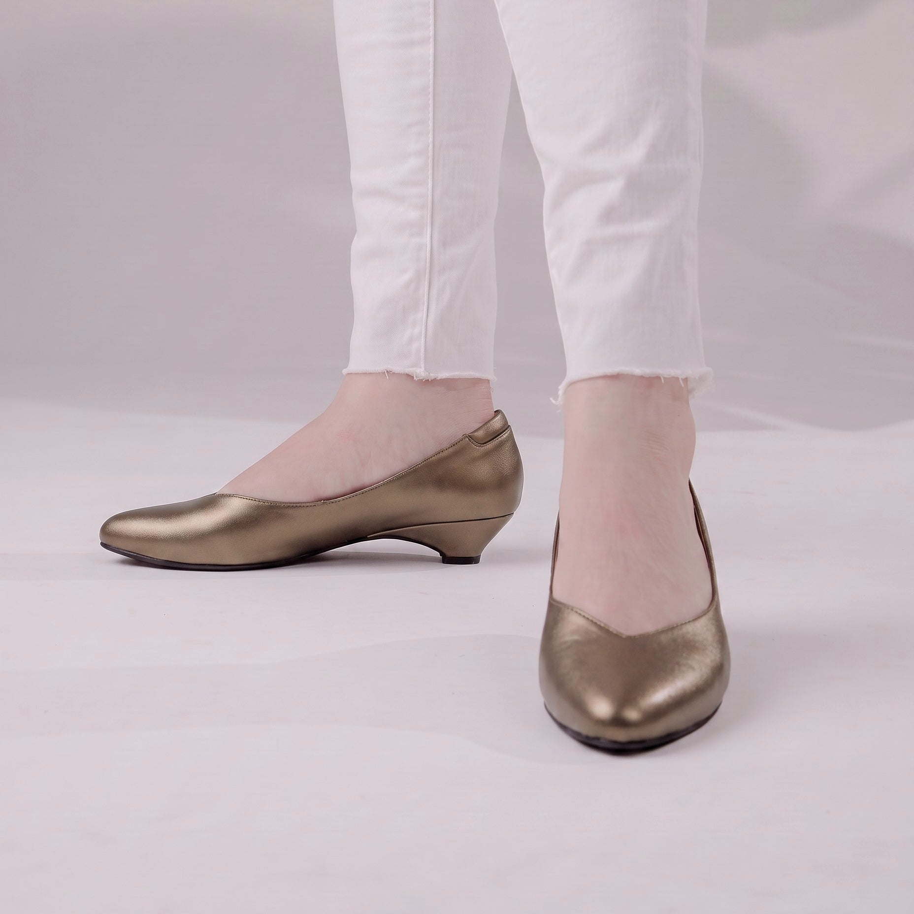 Vienna X Pointed Kitten Heel