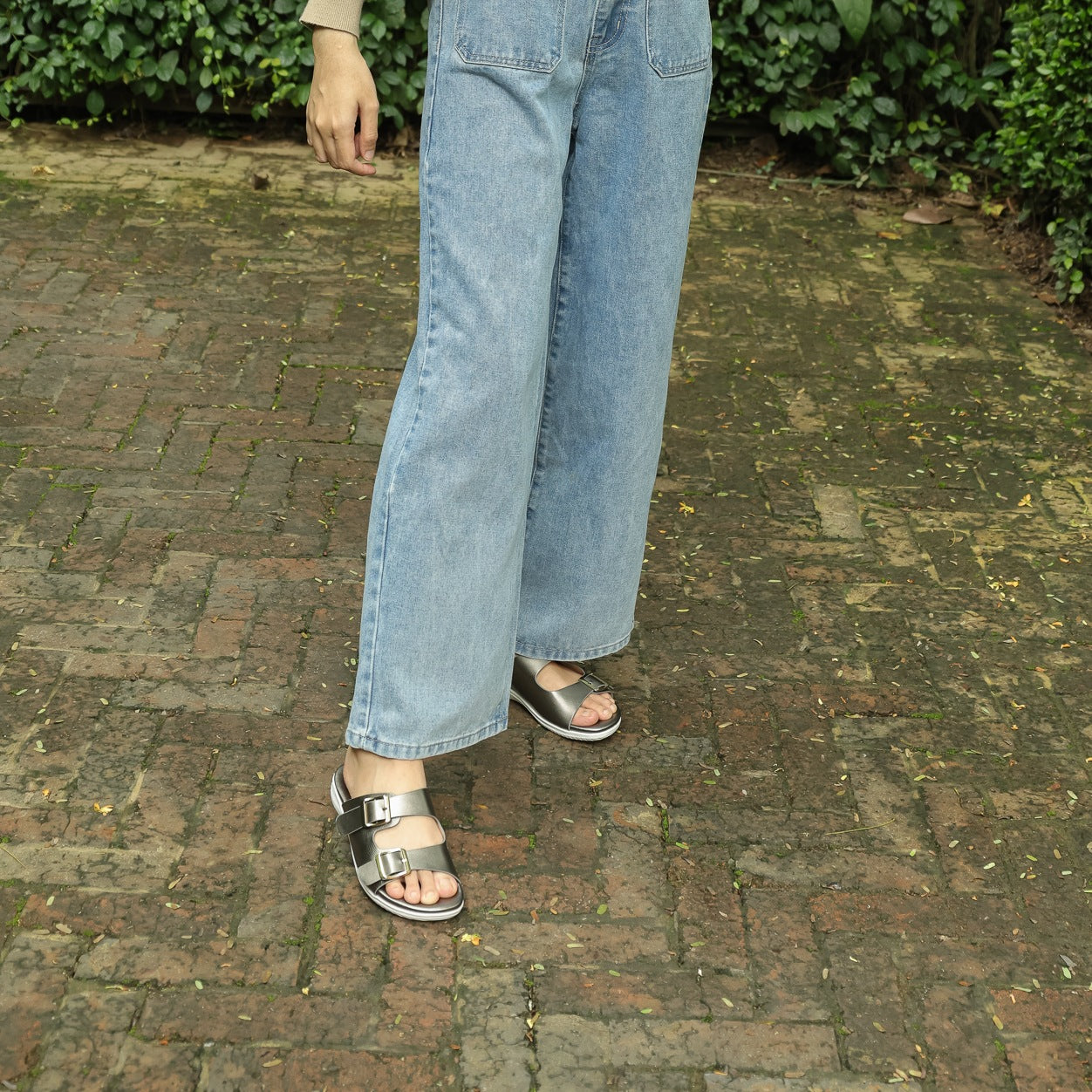 Bayu Slip-On Sandal
