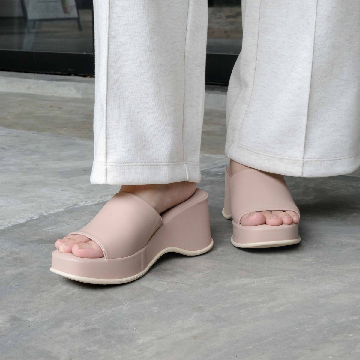 Luna Platform Sandal