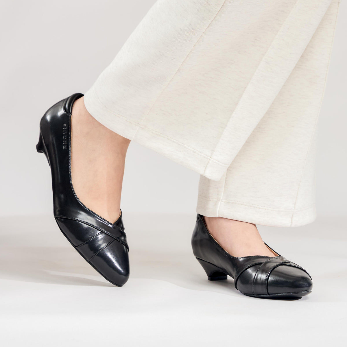 Sofia Luxe Pointed Kitten Heel