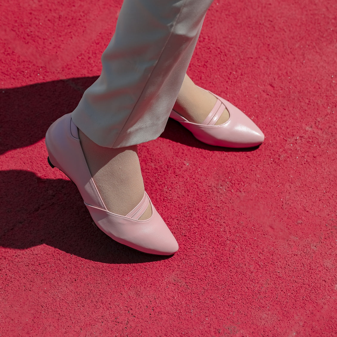 Defect Stiora Pointed Kitten Heel